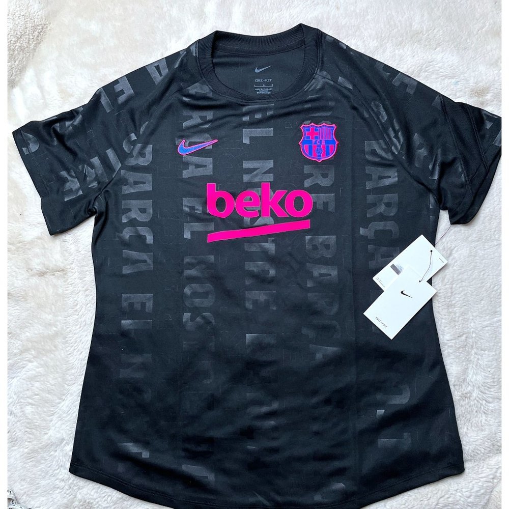 F.C. Barcelona Nike Women’s Dri-FIT Pre-Match Soccer Top  LARGE DB7647-015